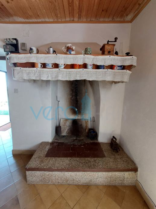 Croazia, Istria, Raša, casa bifamiliare in pietra, vista, cortile, vendita