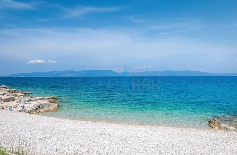 Croazia, Istria, Raša, casa bifamiliare in pietra, vista, cortile, vendita