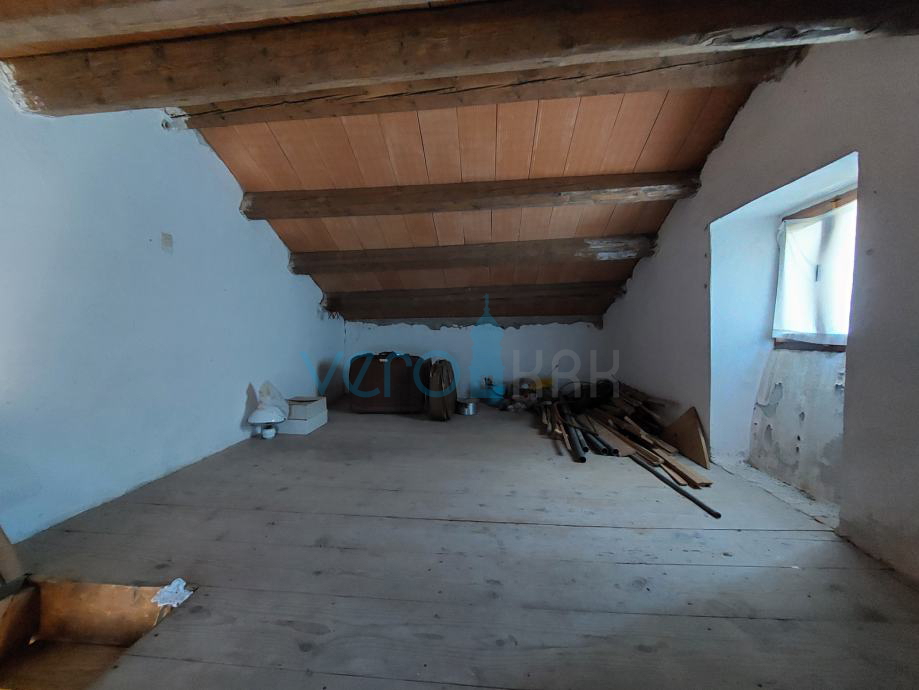 Croazia, Istria, Raša, casa bifamiliare in pietra, vista, cortile, vendita