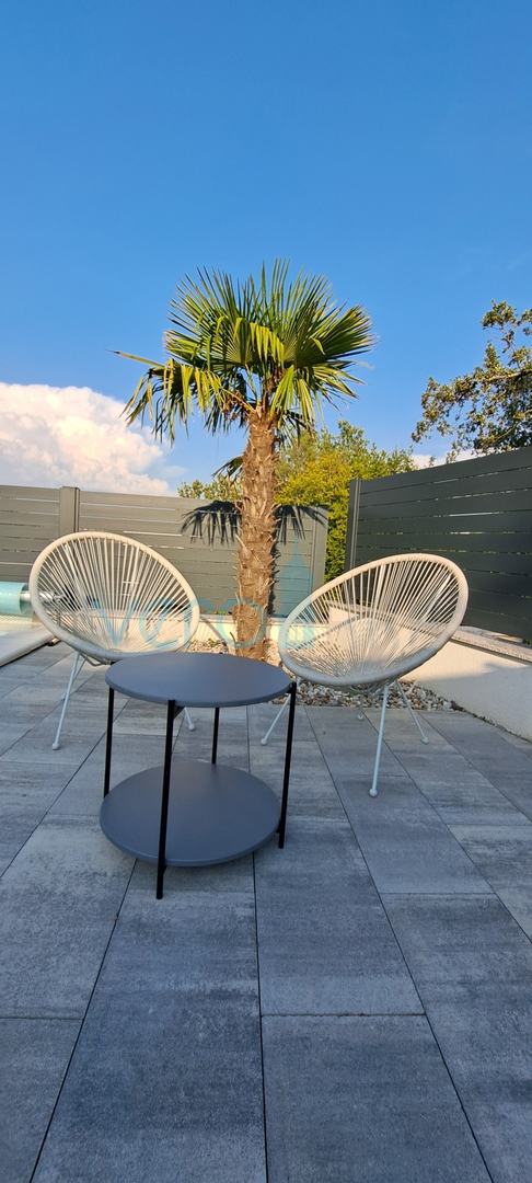 Malinska, periferia, appartamento di lusso di 88 m2 al piano di una villa di nuova costruzione con vista e piscina, in vendita