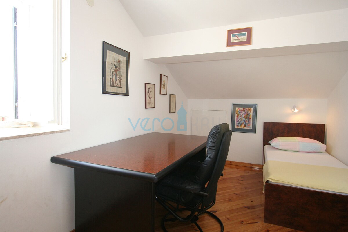 Isola di Krk, Šilo, casa bifamiliare a 70 m dal mare, vista, vendita