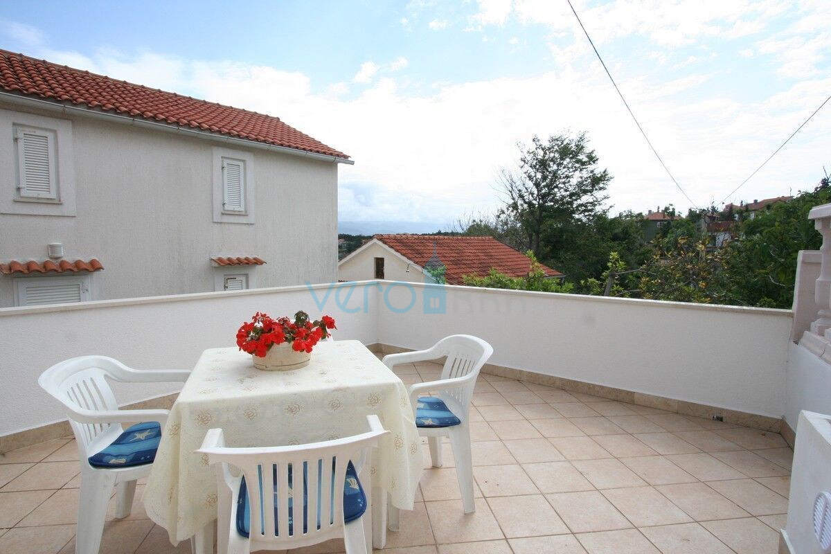 Isola di Krk, Šilo, casa bifamiliare a 70 m dal mare, vista, vendita