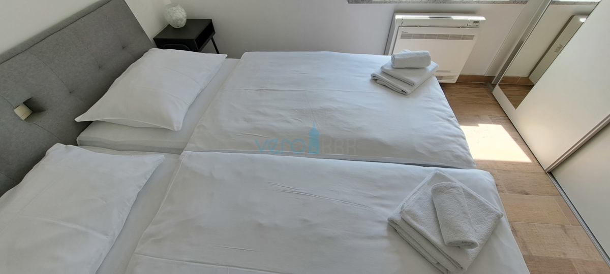 Isola di Krk, Omišalj, centro, appartamento luminoso di 45 m2, in vendita