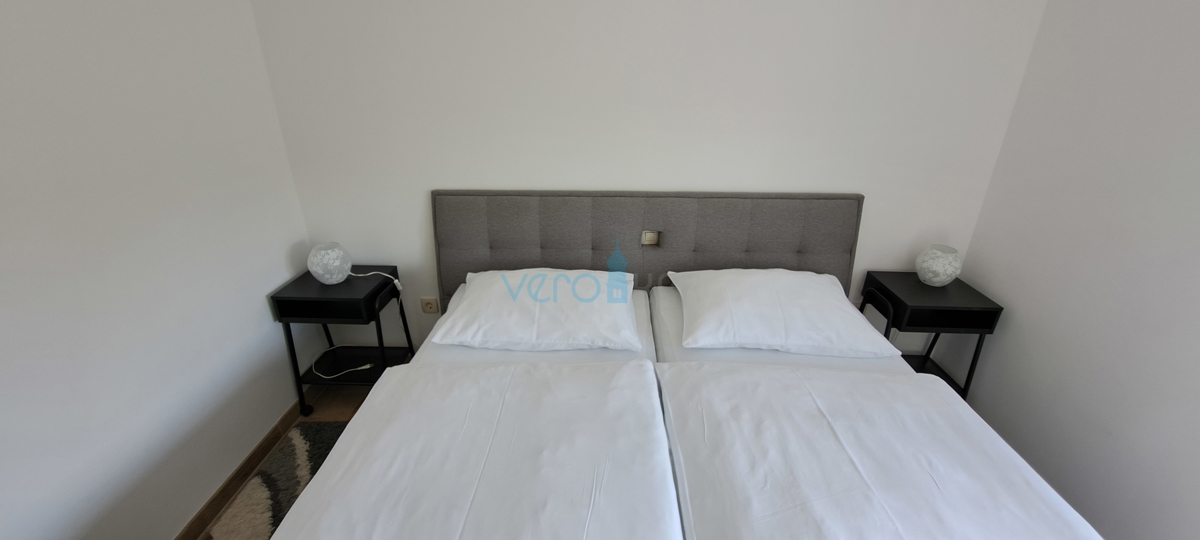 Isola di Krk, Omišalj, centro, appartamento luminoso di 45 m2, in vendita