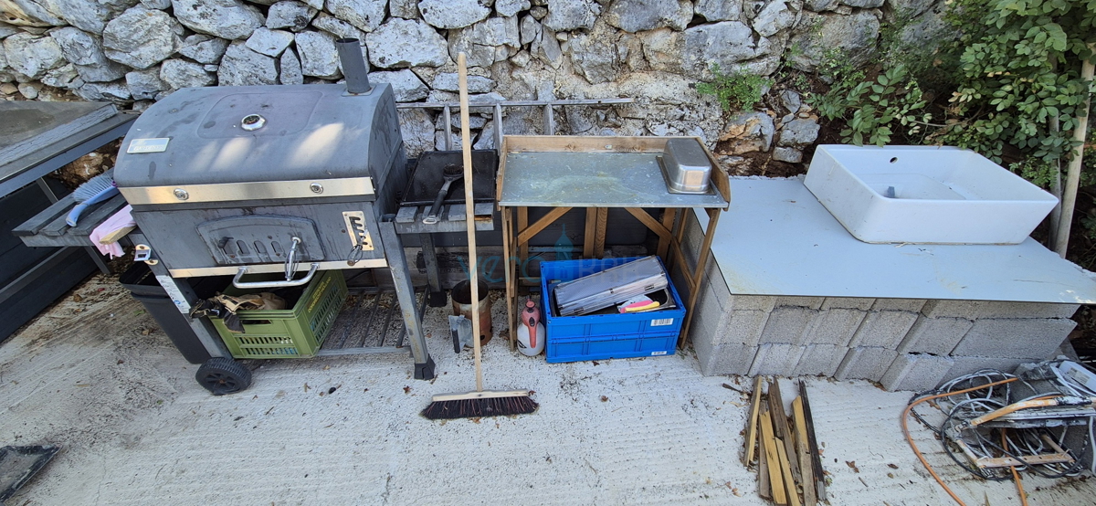 Kvarner, Novi Vinodolski, Klenovica - terreno 566m2, casa con piscina, vista mare, vendita