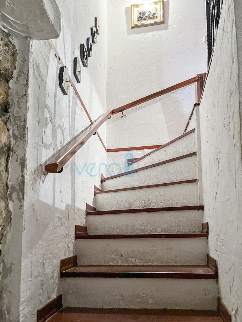 Dobrinj, isola di Krk, casa rustica ristrutturata, 80m2, vista, vendita