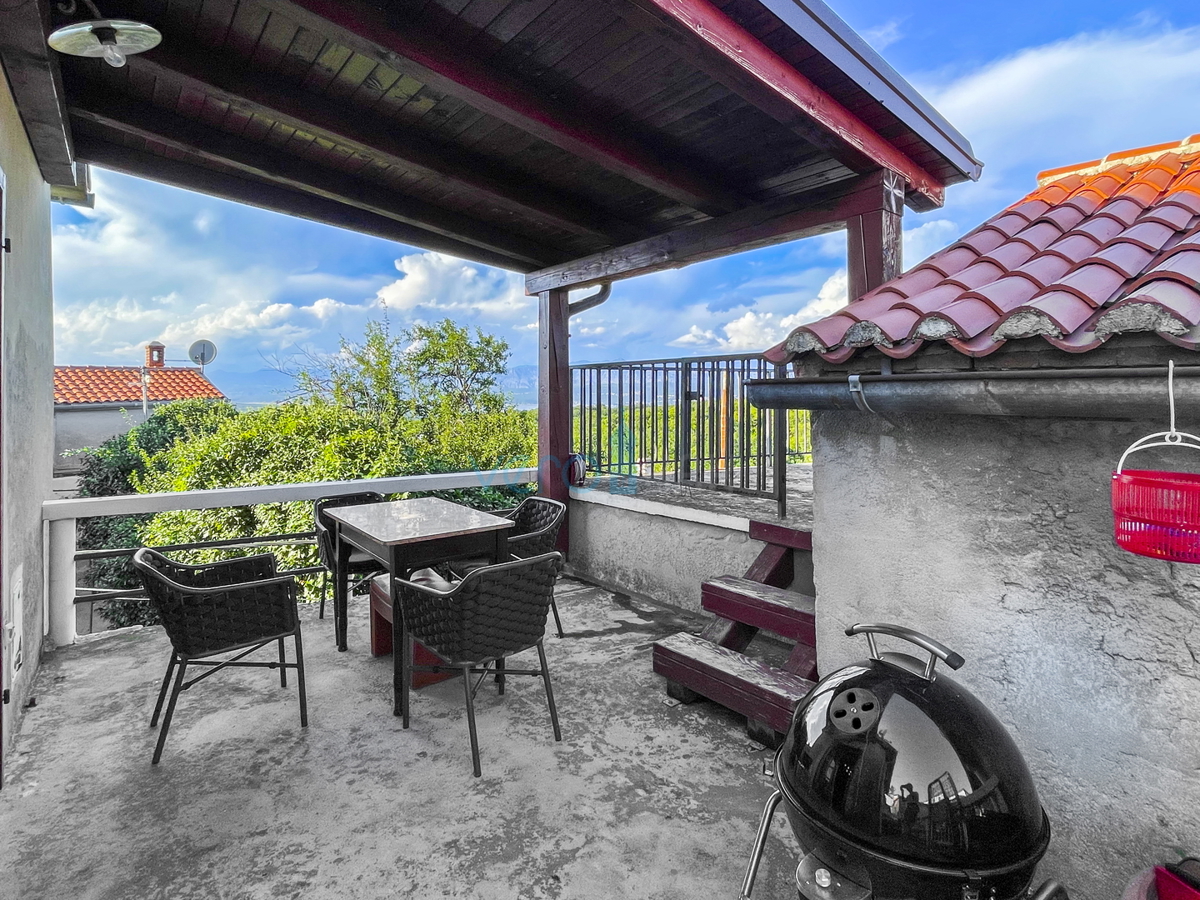 Dobrinj, isola di Krk, casa rustica ristrutturata, 80m2, vista, vendita