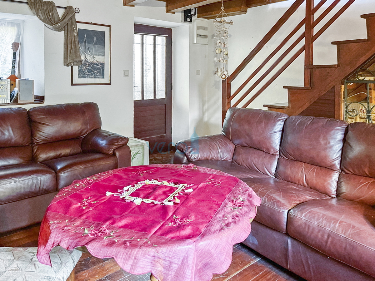 Dobrinj, isola di Krk, casa rustica ristrutturata, 80m2, vista, vendita