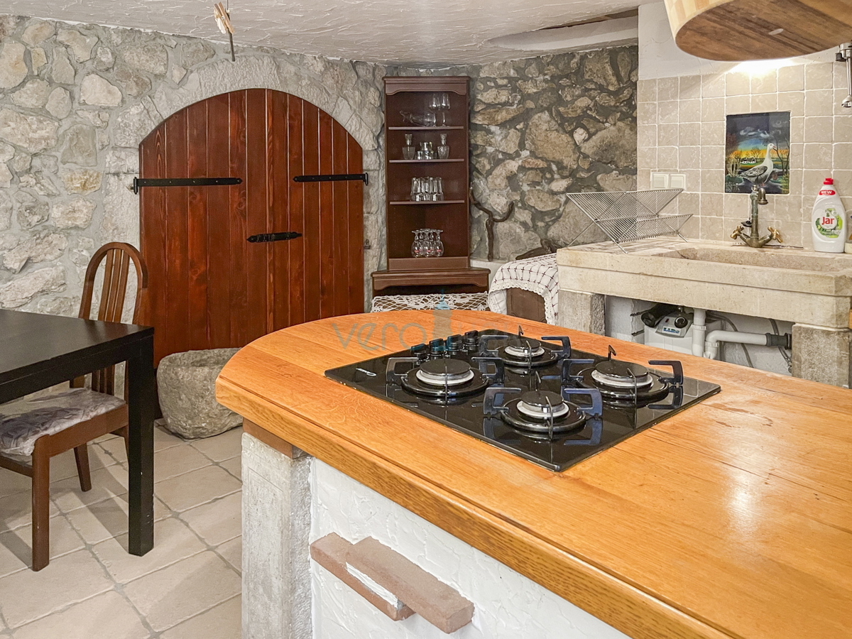 Dobrinj, isola di Krk, casa rustica ristrutturata, 80m2, vista, vendita