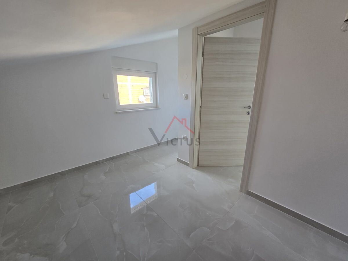 CRIKVENICA - 3S+DB, appartamento con ampia terrazza, 100 m2