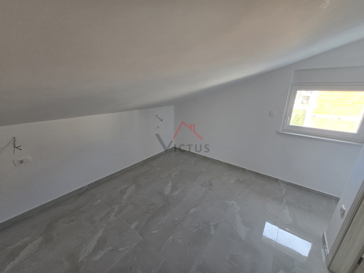 CRIKVENICA - 3S+DB, appartamento con ampia terrazza, 100 m2