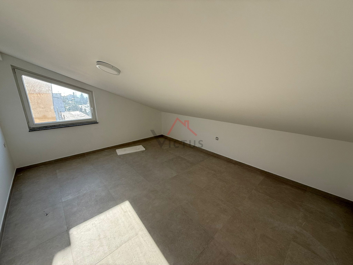 CRIKVENICA - 2S+DB, appartamento con terrazza e ripostiglio, 81 m2