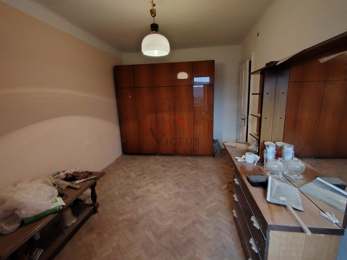 GRIŽANE - Due case e un edificio accessorio