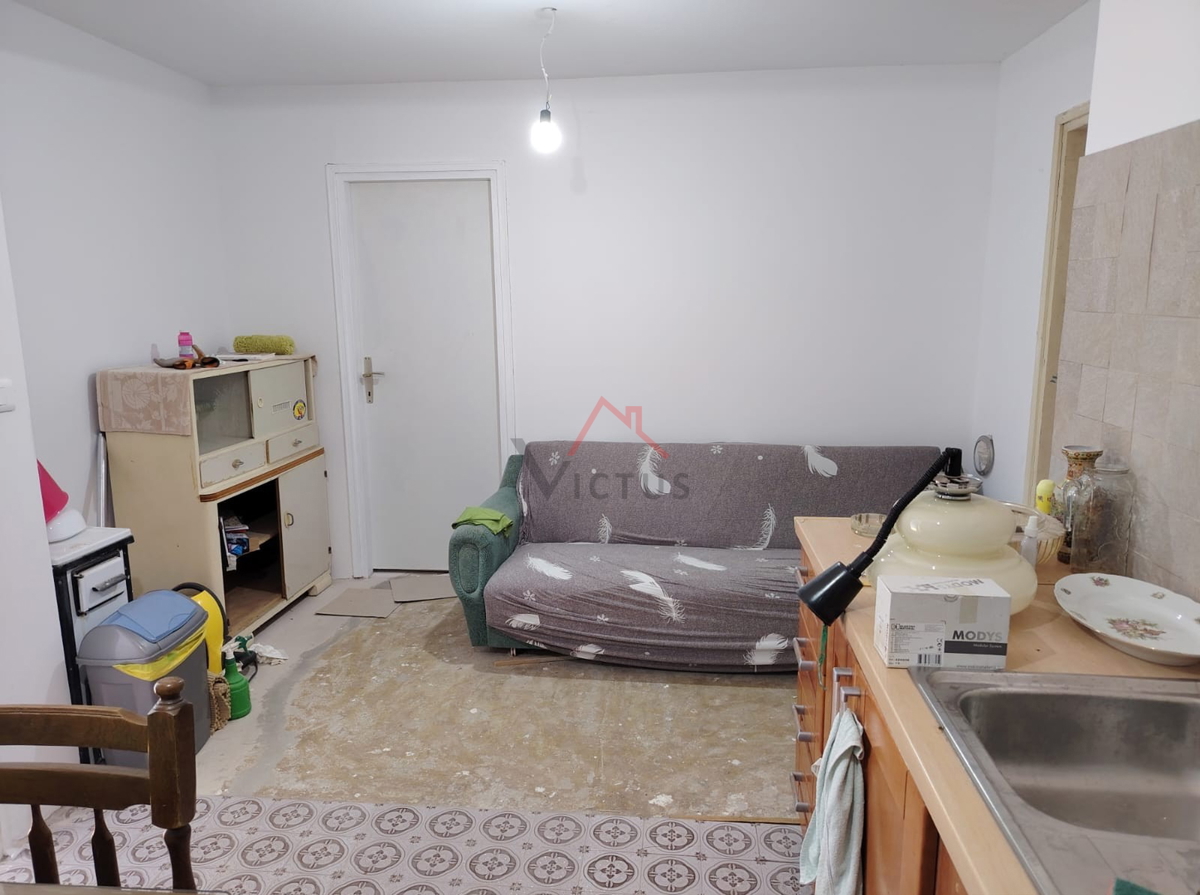 GRIŽANE - Due case e un edificio accessorio