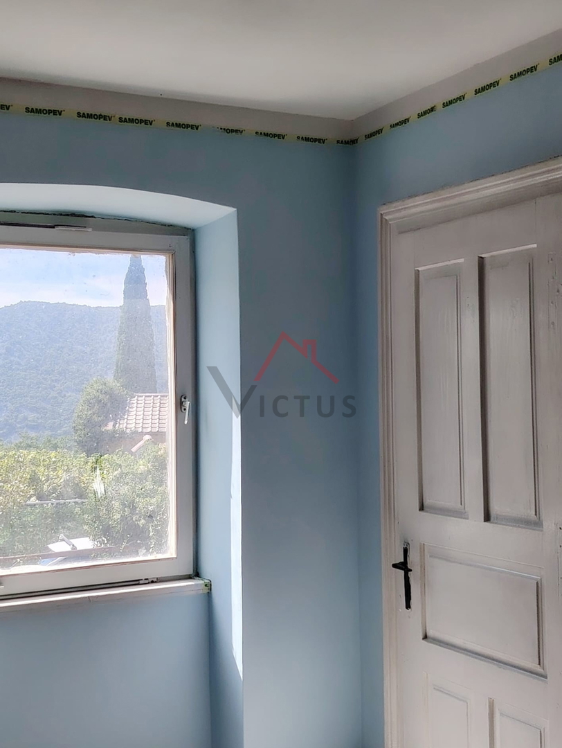 GRIŽANE - Due case e un edificio accessorio