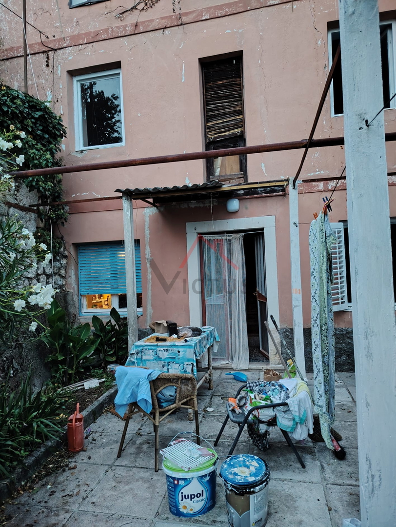 GRIŽANE - Due case e un edificio accessorio