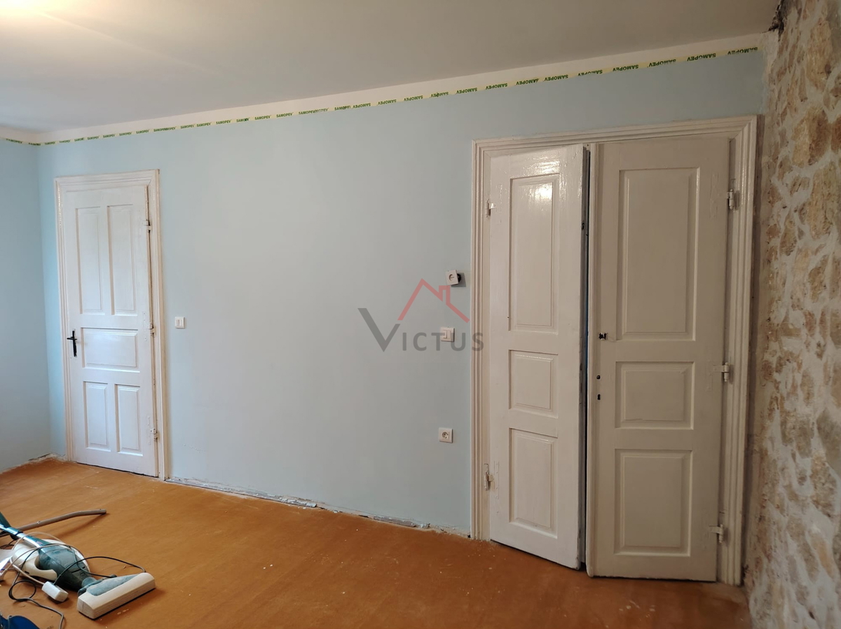 GRIŽANE - Due case e un edificio accessorio