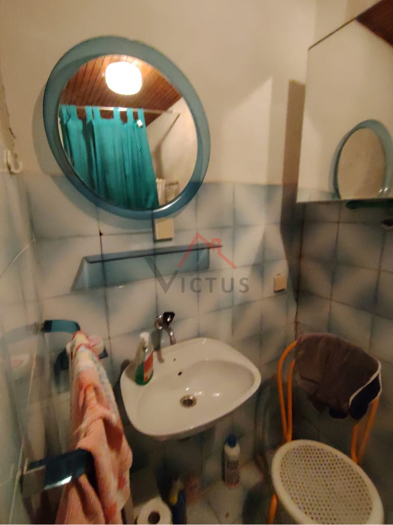 GRIŽANE - Due case e un edificio accessorio