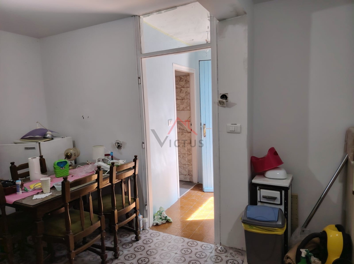 GRIŽANE - Due case e un edificio accessorio