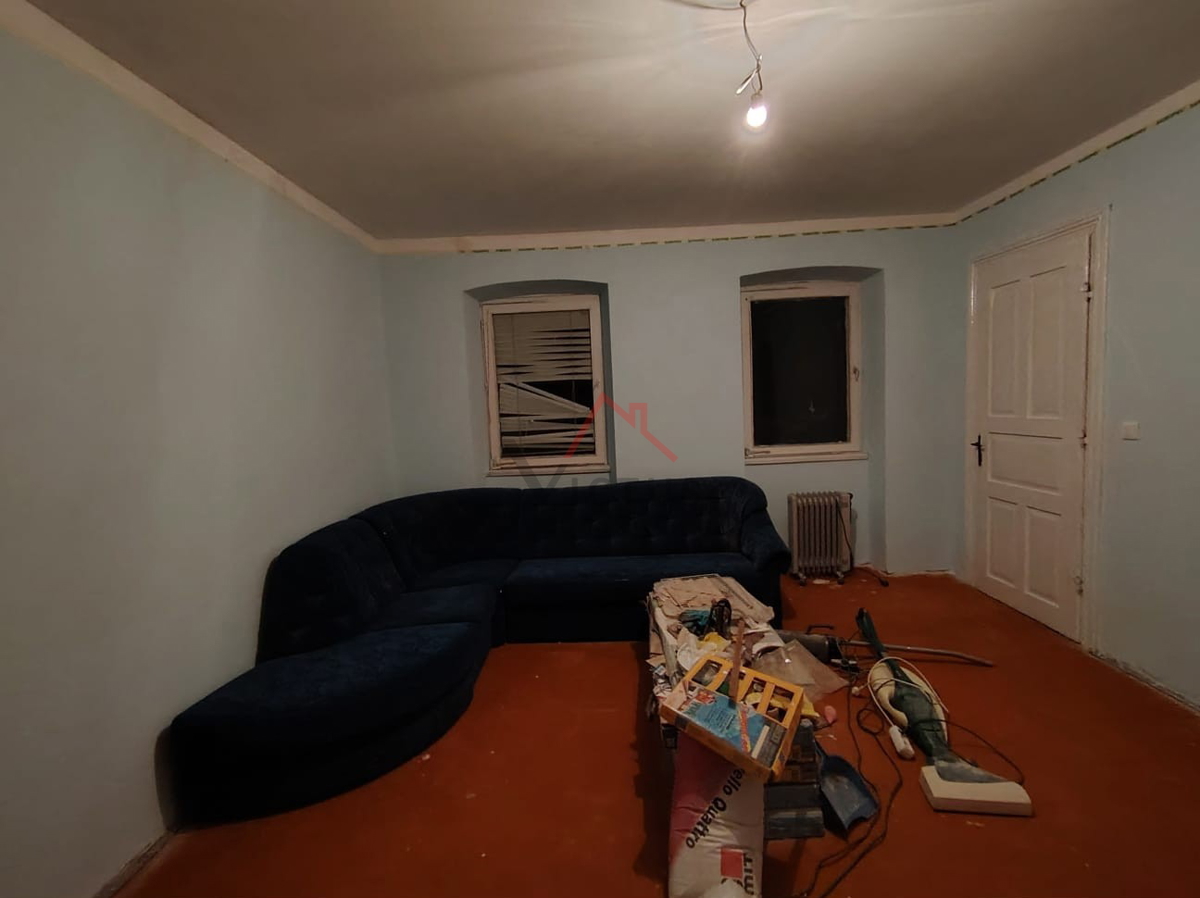 GRIŽANE - Due case e un edificio accessorio