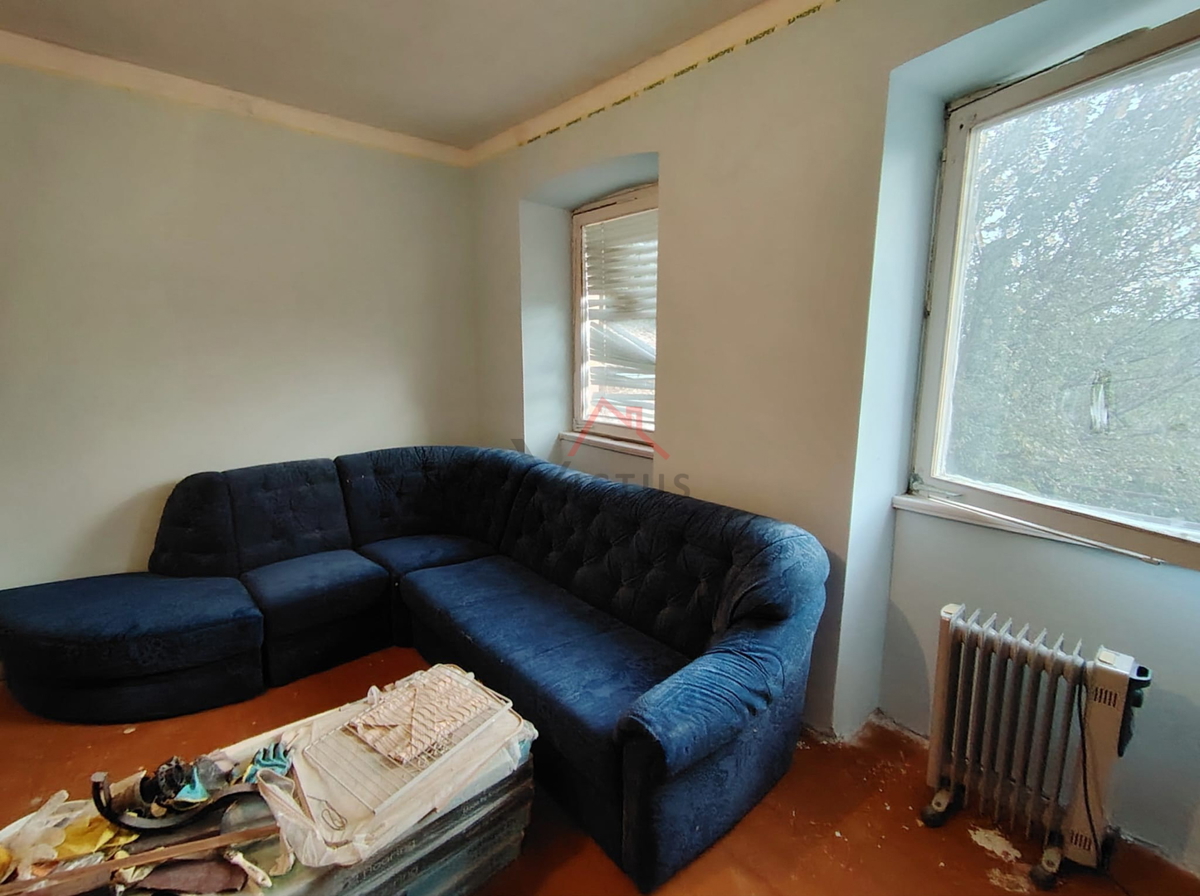 GRIŽANE - Due case e un edificio accessorio