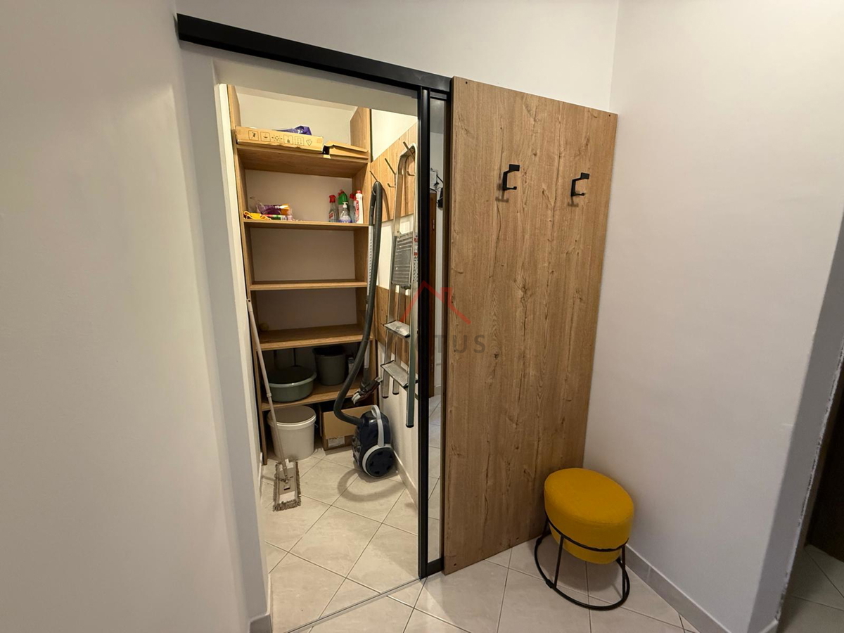 CRIKVENICA - Appartamento al primo piano, 54 m2