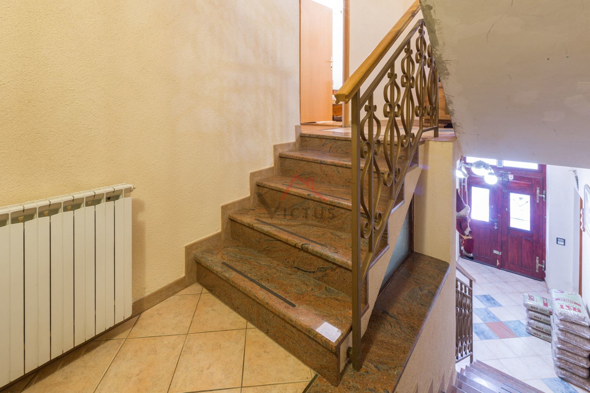 CRIKVENICA - Casa in pietra con giardino e garage