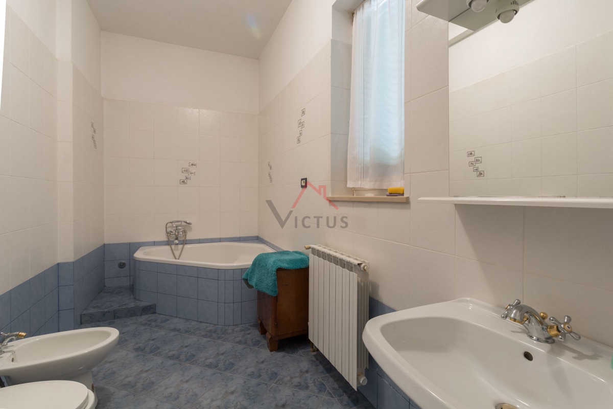 CRIKVENICA - Casa in pietra con giardino e garage