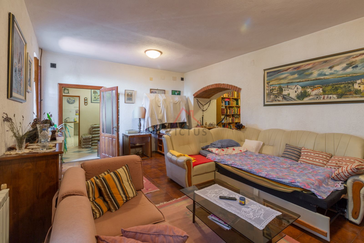 CRIKVENICA - Casa in pietra con giardino e garage