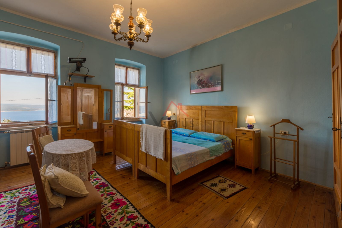 CRIKVENICA - Casa in pietra con giardino e garage