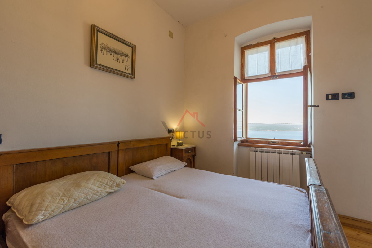 CRIKVENICA - Casa in pietra con giardino e garage