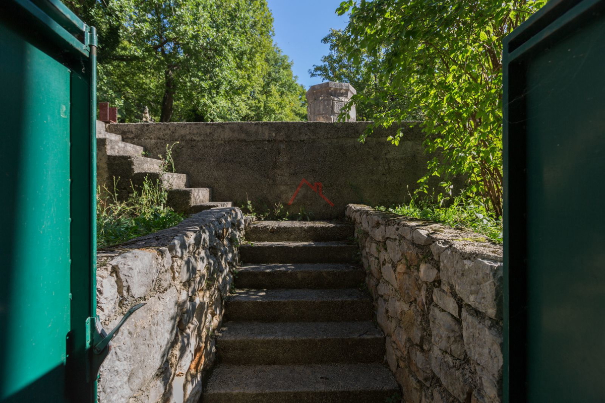 CRIKVENICA - Casa in pietra con giardino e garage