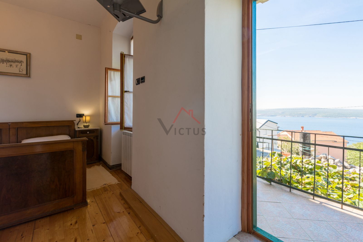 CRIKVENICA - Casa in pietra con giardino e garage