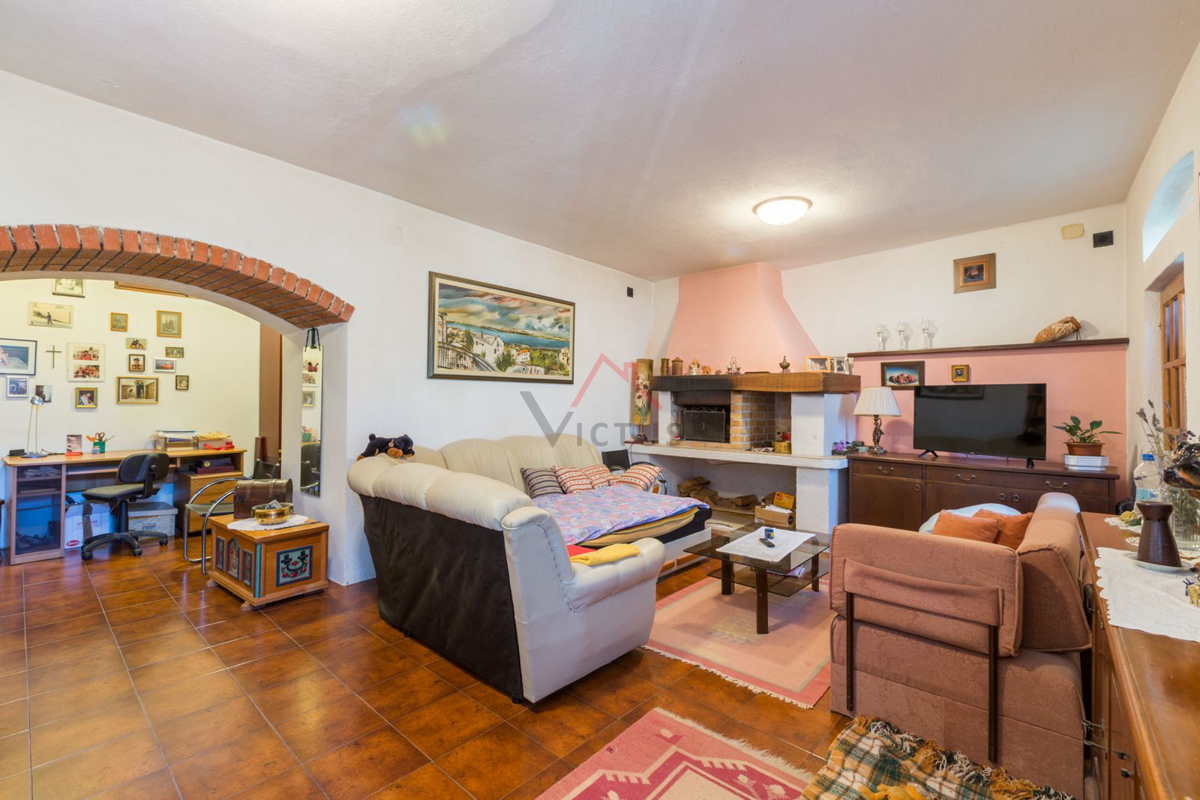 CRIKVENICA - Casa in pietra con giardino e garage