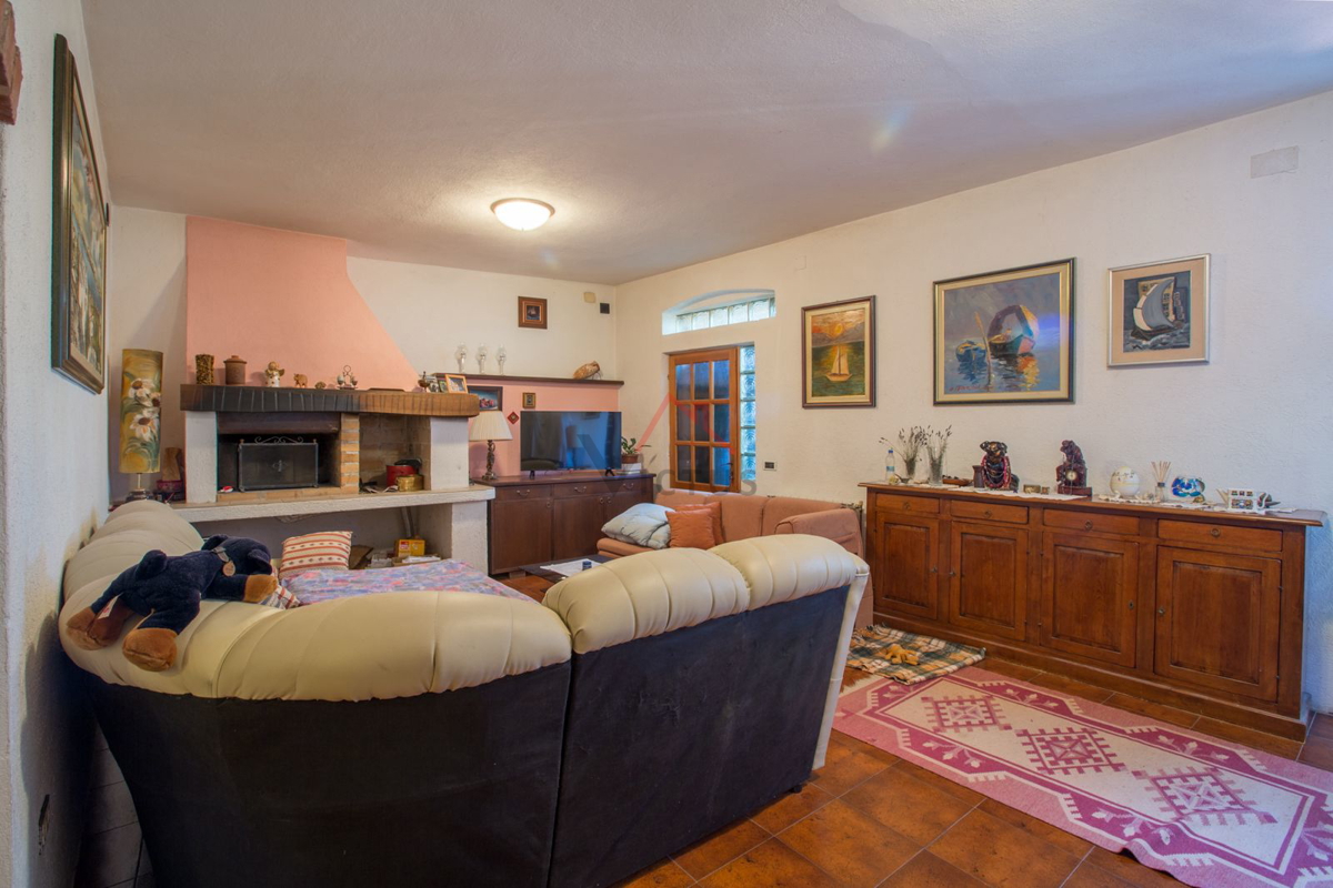 CRIKVENICA - Casa in pietra con giardino e garage