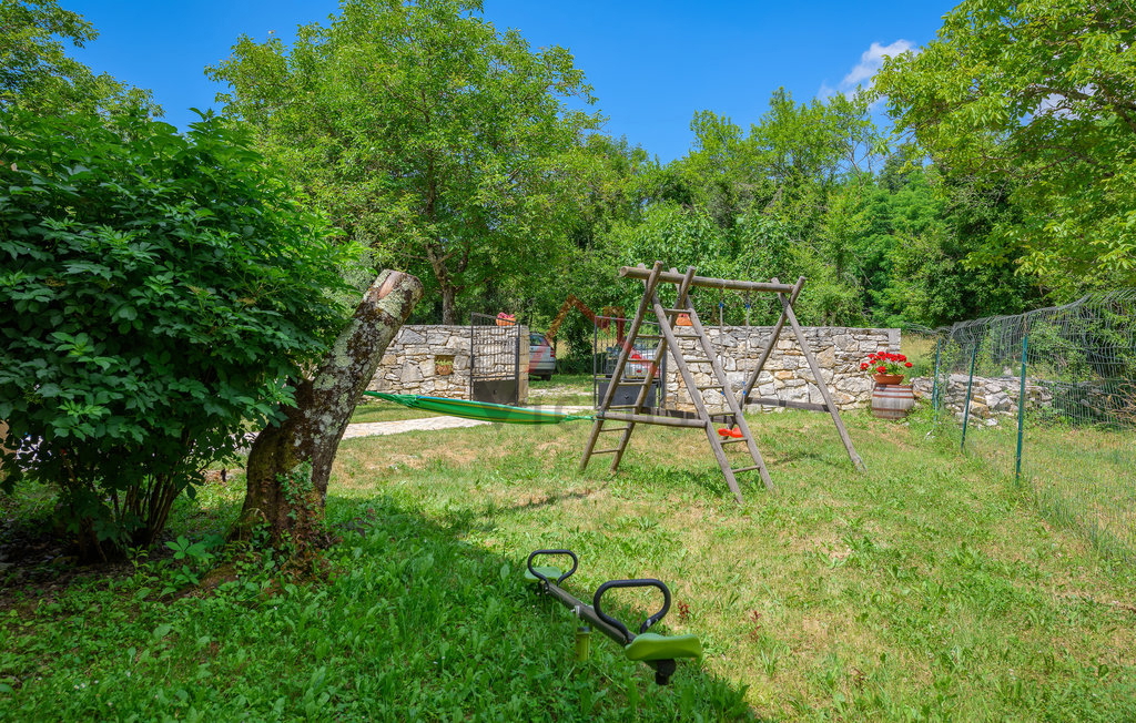 BATLUG - casa in pietra con piscina ristrutturata in moderno stile istriano