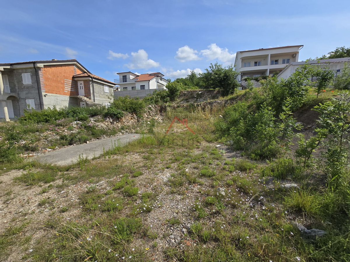 JADRANOVO - Terreno edificabile con vista mare, 738 m2