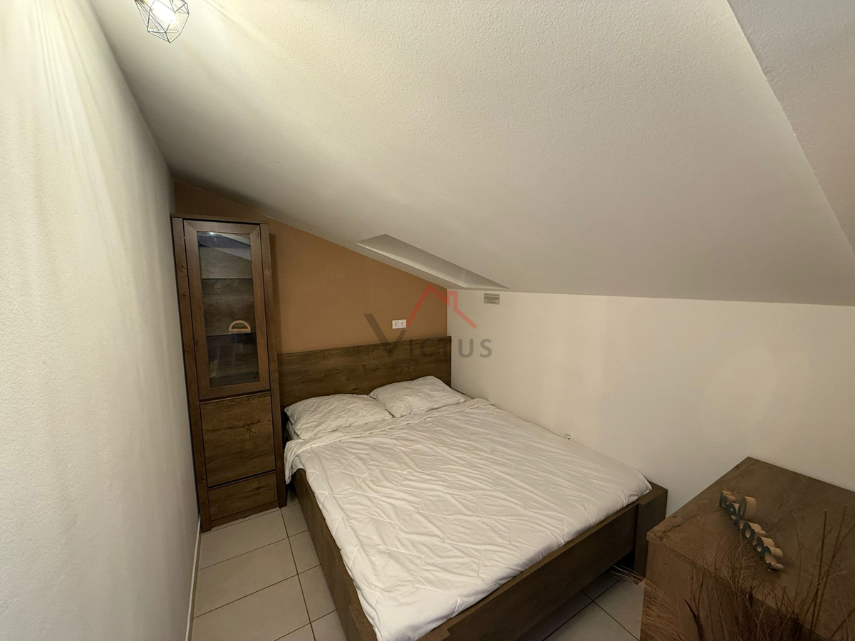 CRIKVENICA - 2 camere + soggiorno con angolo cottura, appartamento in prima fila sul mare, 41 m2