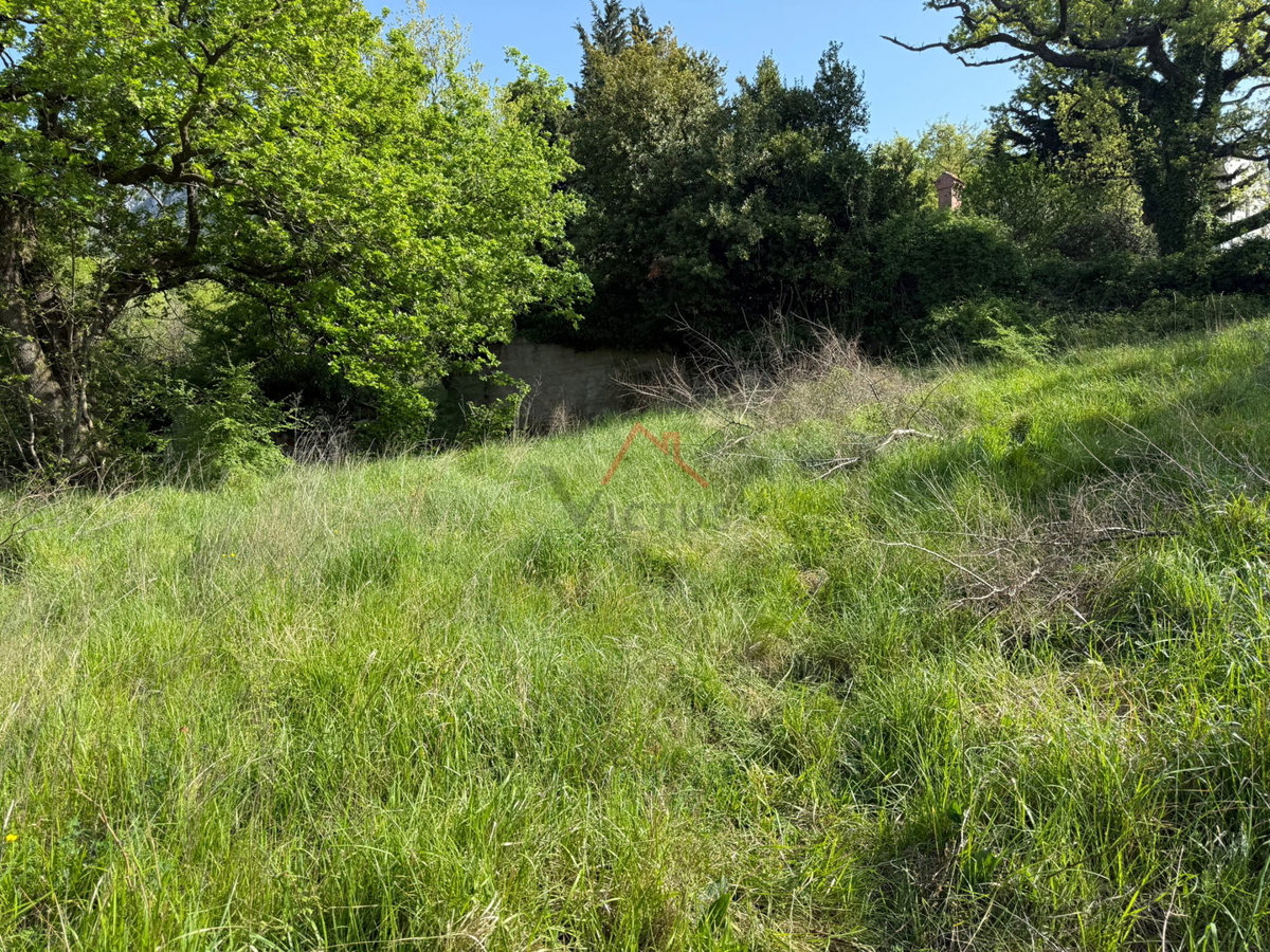 BRIBIR - Terreno edificabile. 647 m2