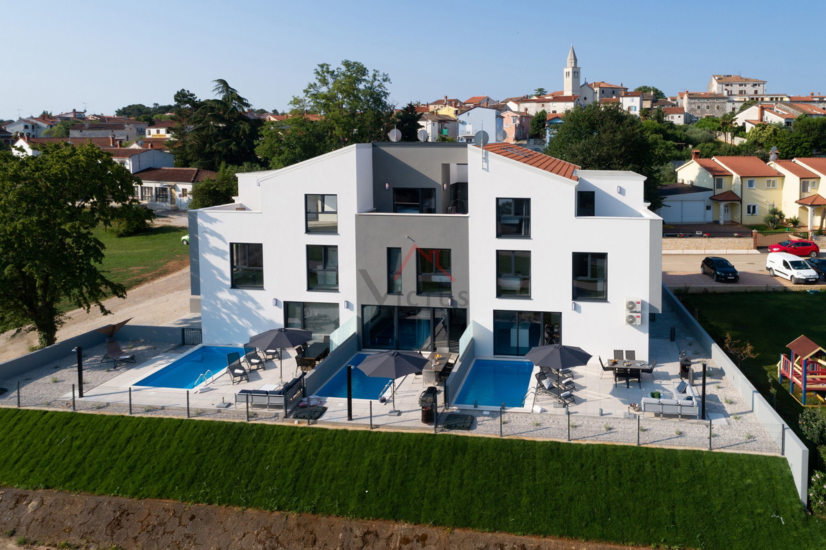 POREČ, DINTORNI - casa con piscina