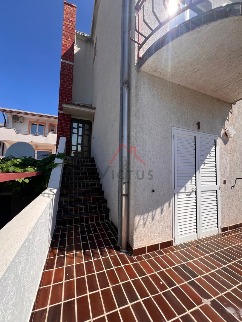 POVILE - Casa indipendente, a 120 metri dal mare