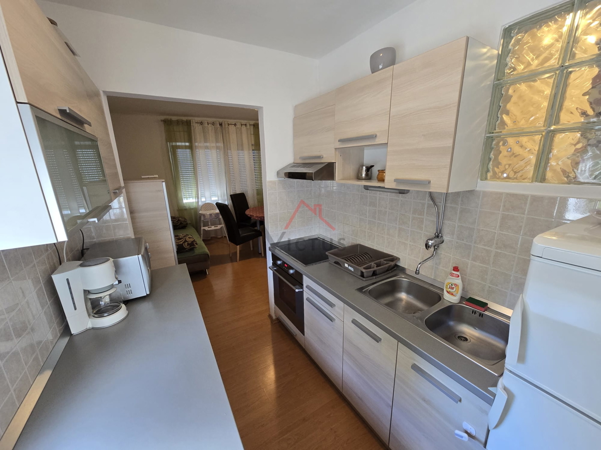 CRIKVENICA - 2 camere da letto + bagno, a 100 metri dalla spiaggia, 66 m2