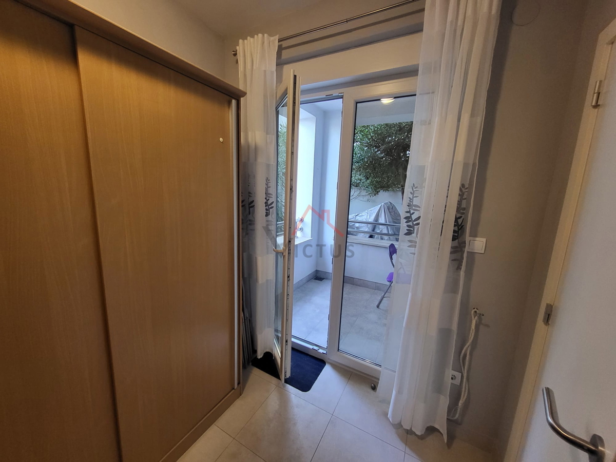 CRIKVENICA - 1 camera da letto + bagno, appartamento con piscina, 38 m2