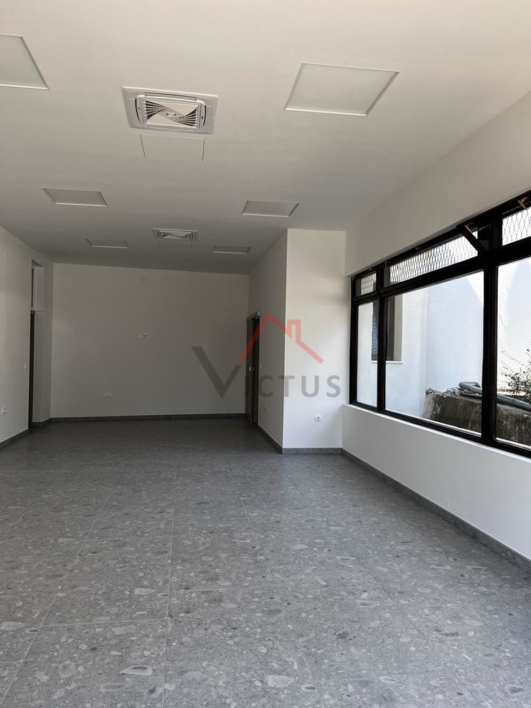 BRIBIR - Locale commerciale, centro, 100 m2