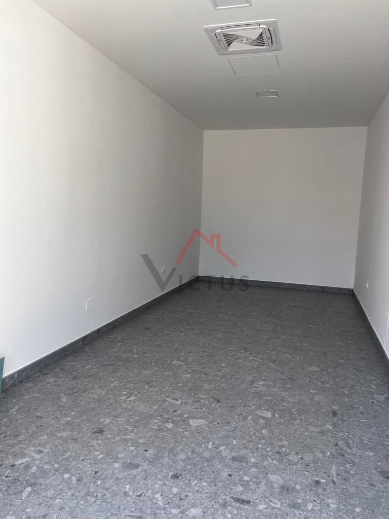 BRIBIR - Locale commerciale, centro, 100 m2