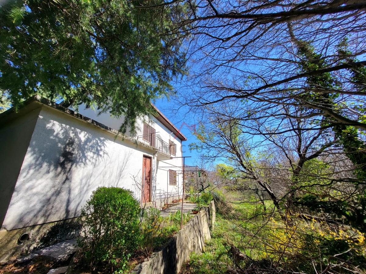 GRIŽANE - Villa indipendente in posizione tranquilla