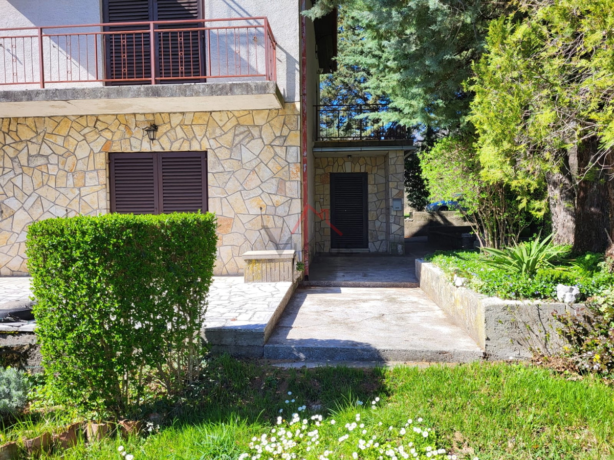 GRIŽANE - Villa indipendente in posizione tranquilla