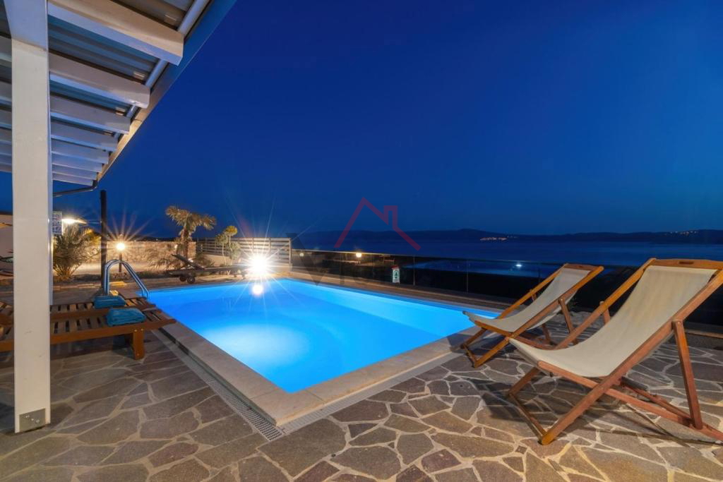 SELCE - Casa con piscina e vista panoramica sul mare