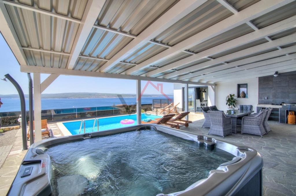 SELCE - Casa con piscina e vista panoramica sul mare