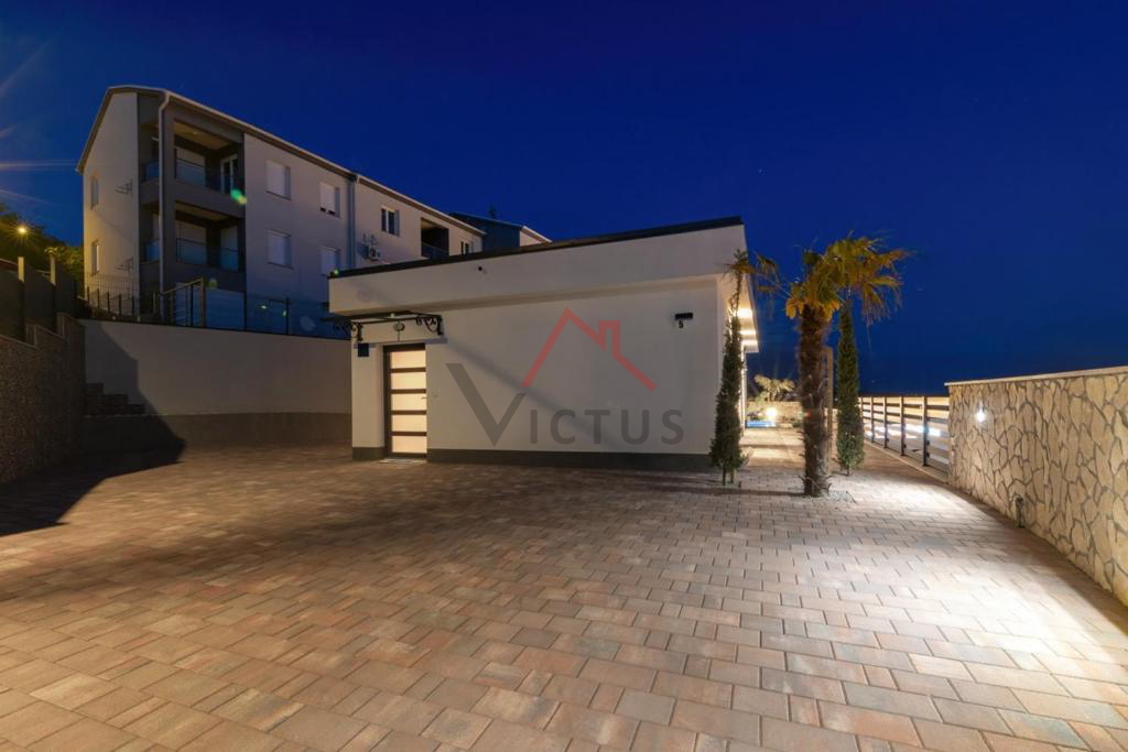 SELCE - Casa con piscina e vista panoramica sul mare